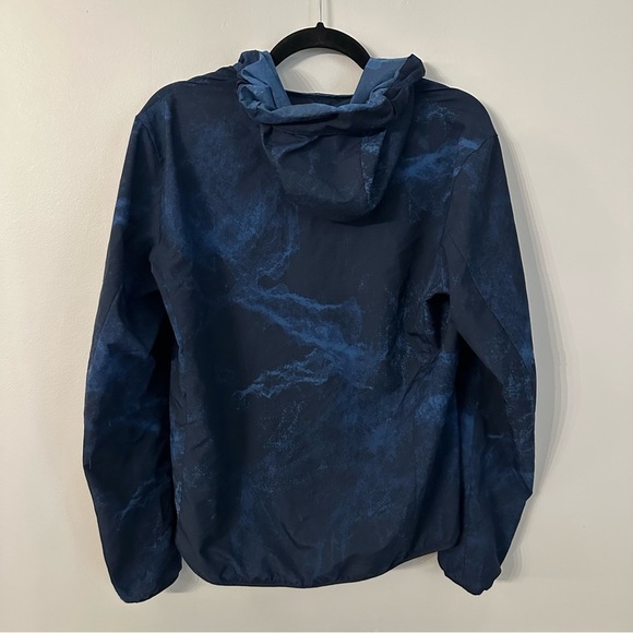 UNIQLO by Peter Saville Datalife Men’s Blue Tie Dye Hooded Rain Jacket Sz XS GUC - Picture 7 of 7